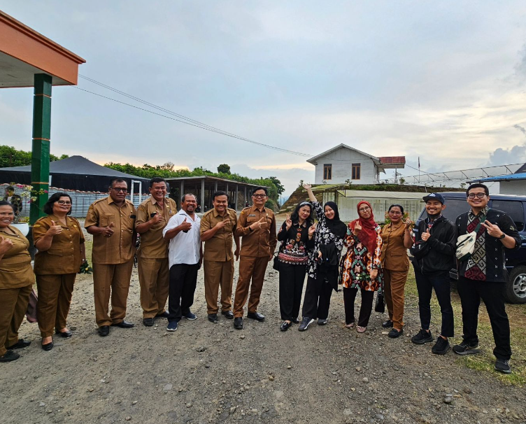 Mendampingi Tim BPK ke Taman Bunga Tamora Desa Pengambatan Merdk